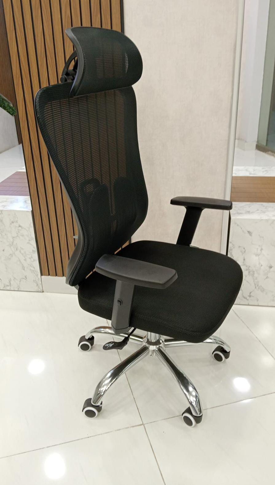 High Back Ergonomic Chair NEXUS with 3D armrest and Adjustable Lumbar Support