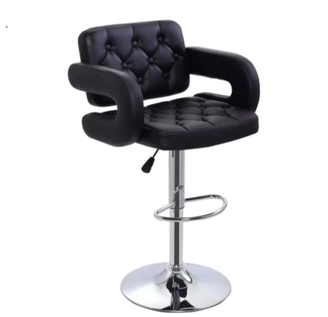 Chester Bar Stool – Classic Elegance & Comfort